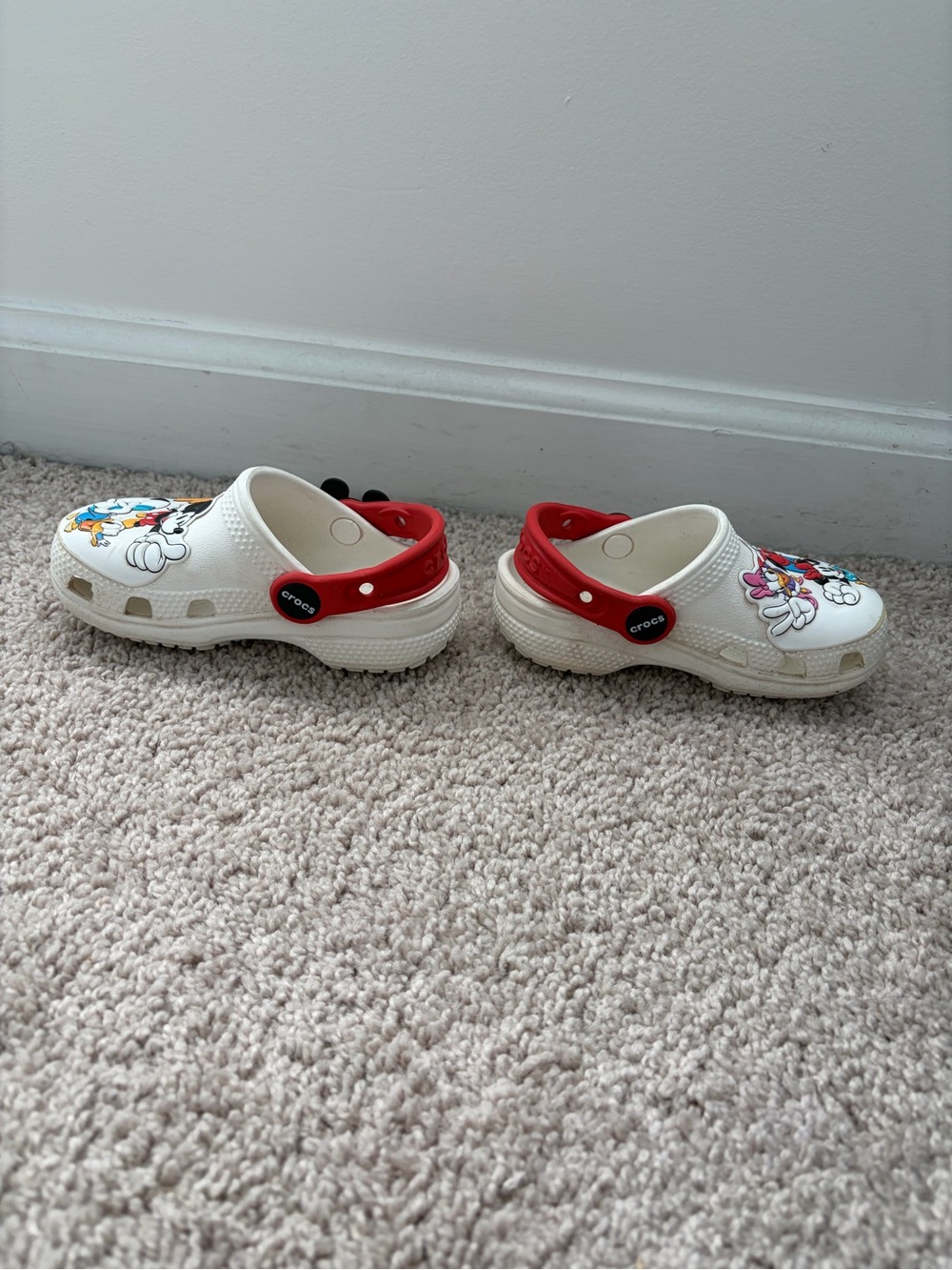Mickey & Friends Crocs - Picture 4 of 8